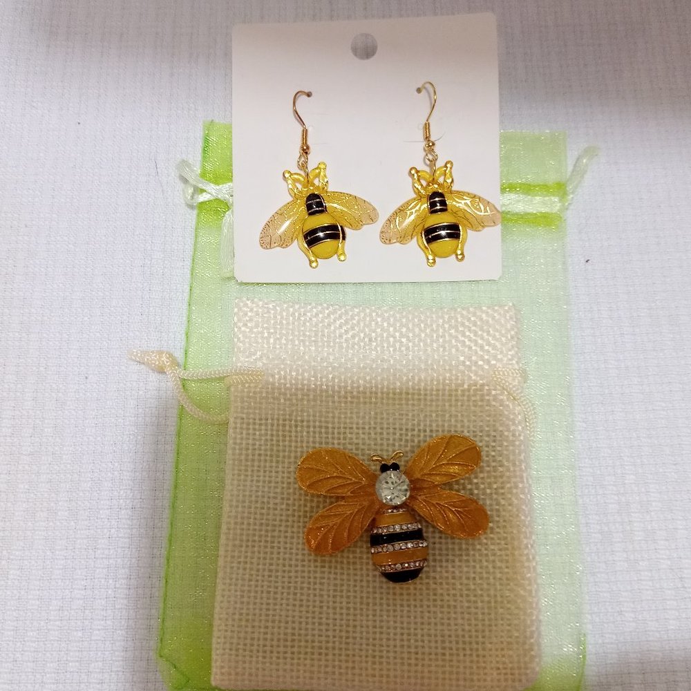 Honey Bee Rhinestone Pin Broach & Bee Earrings Gift set